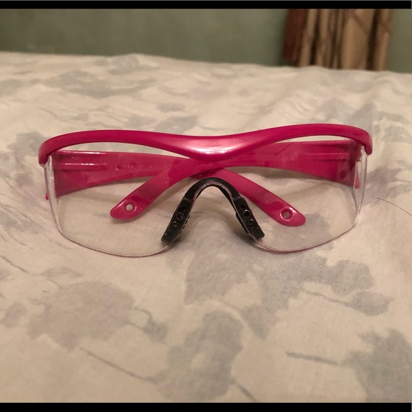 Lab Coat and Safety glasses - Picture 3 of 3